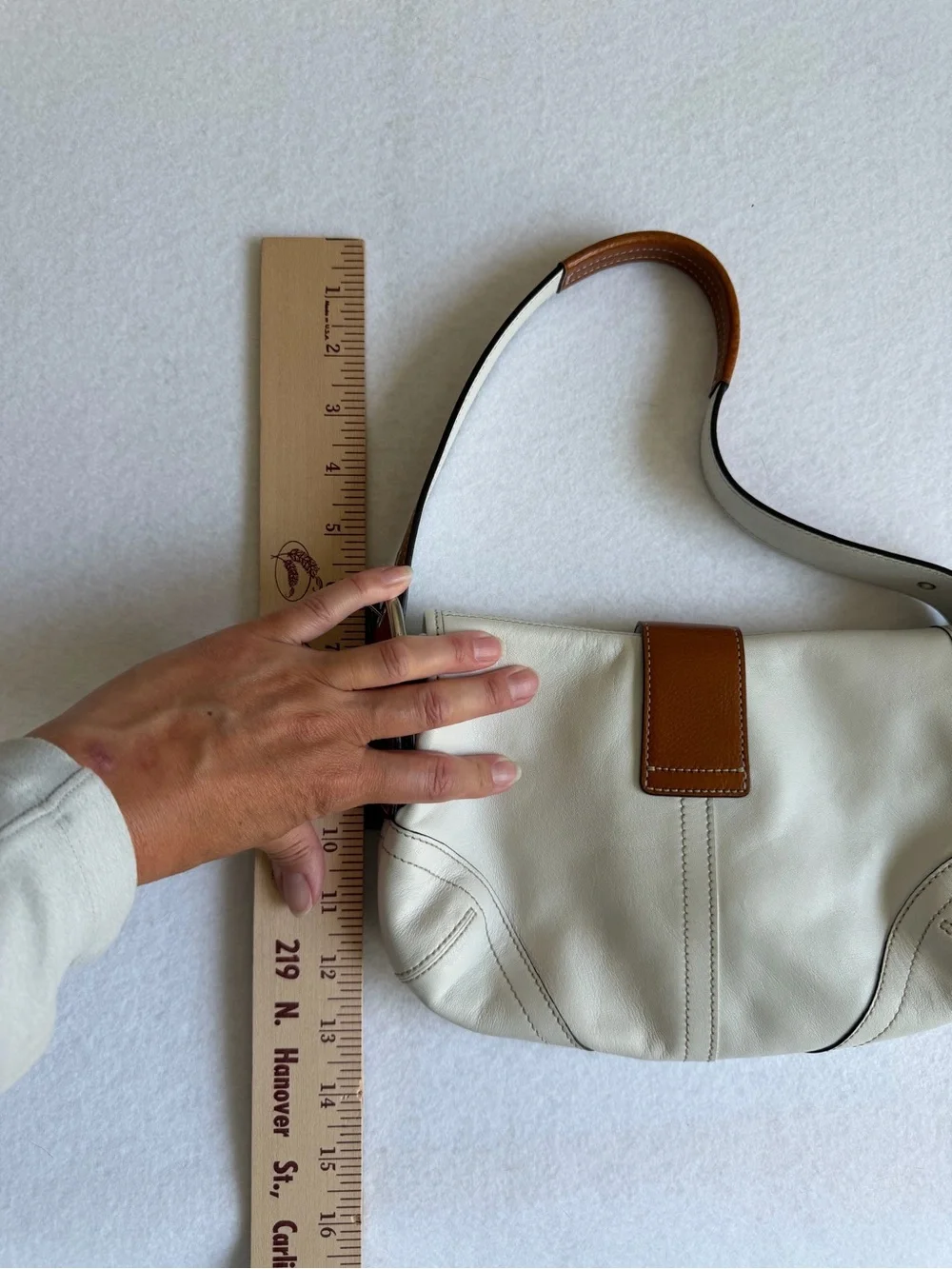 Vintage Coach Soho 9247 Cream Brown Leather Buckle Shoulder Bag Y2K White